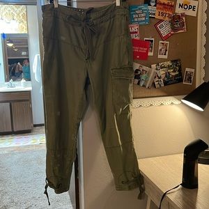 Used super cute cargo pants